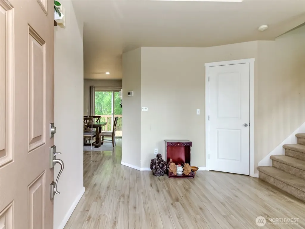 9506 10th Avenue E Tacoma WA 98445