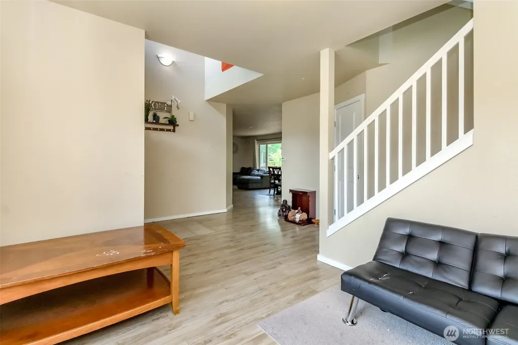 9506 10th Avenue E Tacoma WA 98445