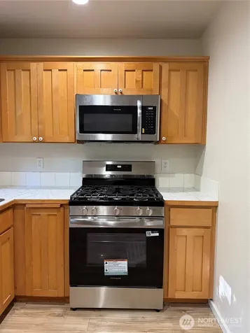 9506 10th Street E Tacoma WA 98445