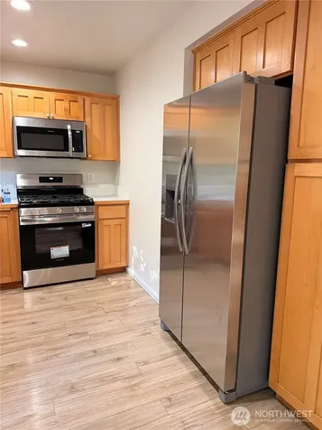 9506 10th Street E Tacoma WA 98445