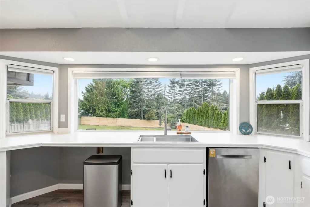 3733 Golden Eagle Loop Olympia WA 98513