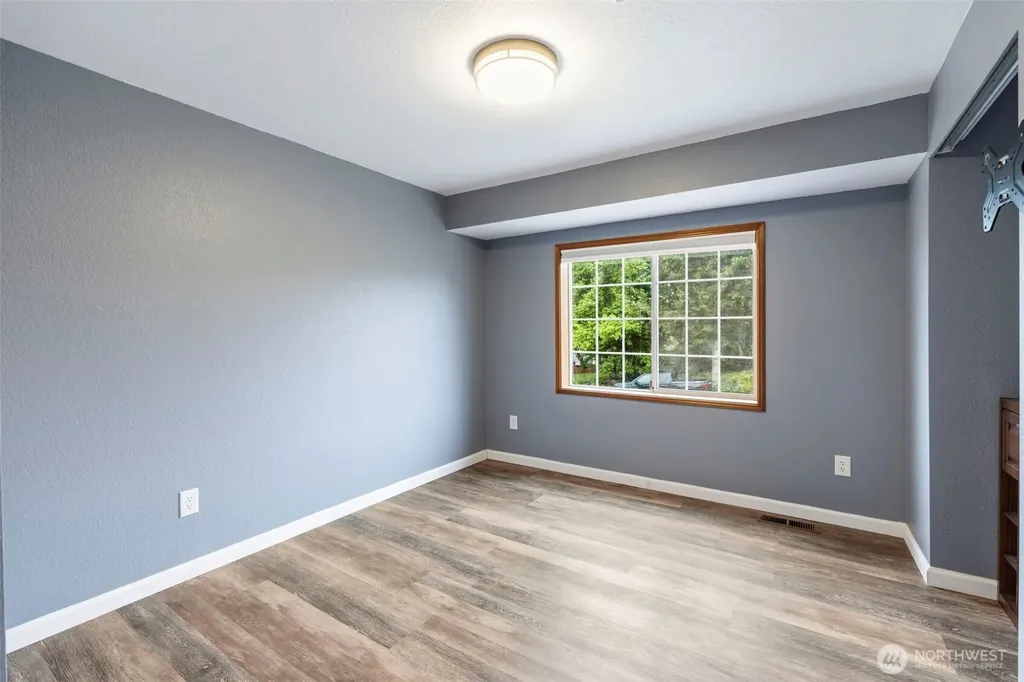 3733 Golden Eagle Loop Olympia WA 98513