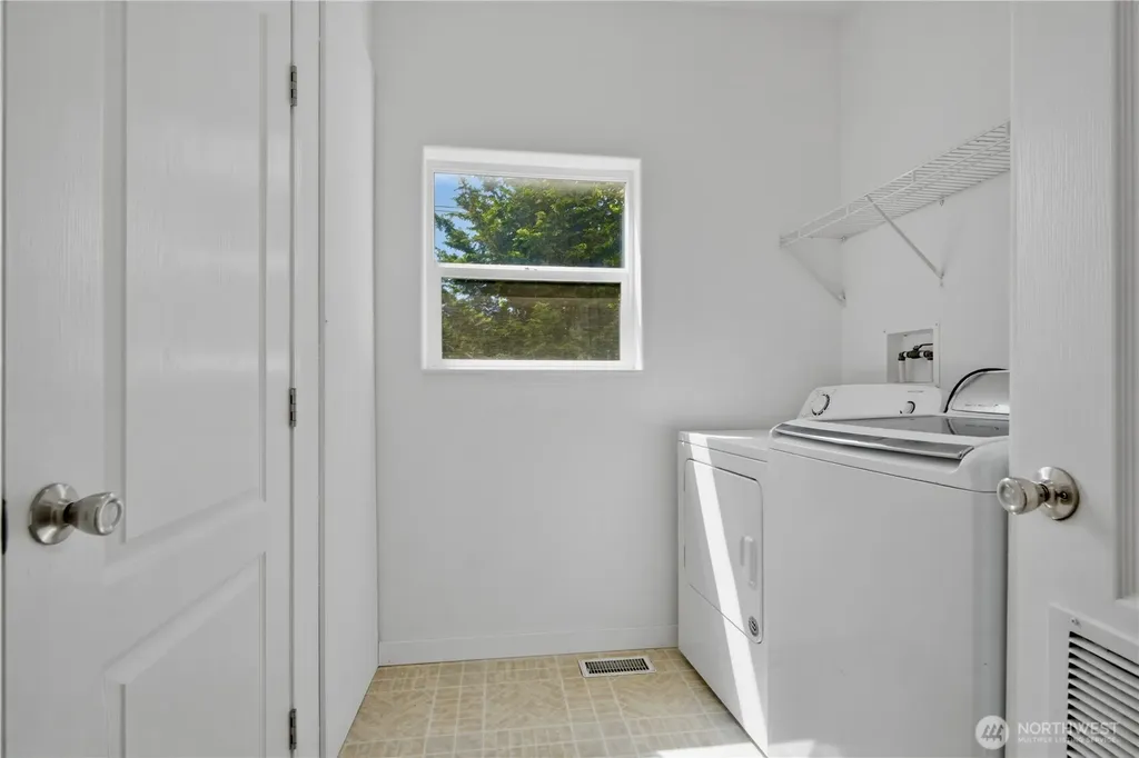 12730 15th Ave W Everett WA 98204