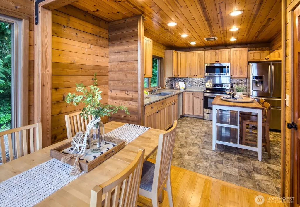 6069 Watauga Beach Drive E Port Orchard WA 98366