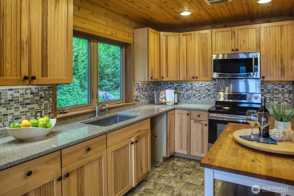 6069 Watauga Beach Drive E Port Orchard WA 98366