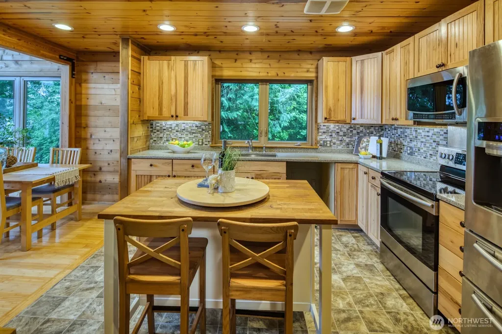 6069 Watauga Beach Drive E Port Orchard WA 98366