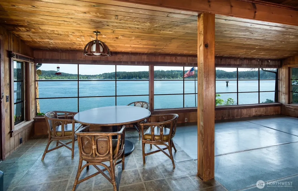 6069 Watauga Beach Drive E Port Orchard WA 98366