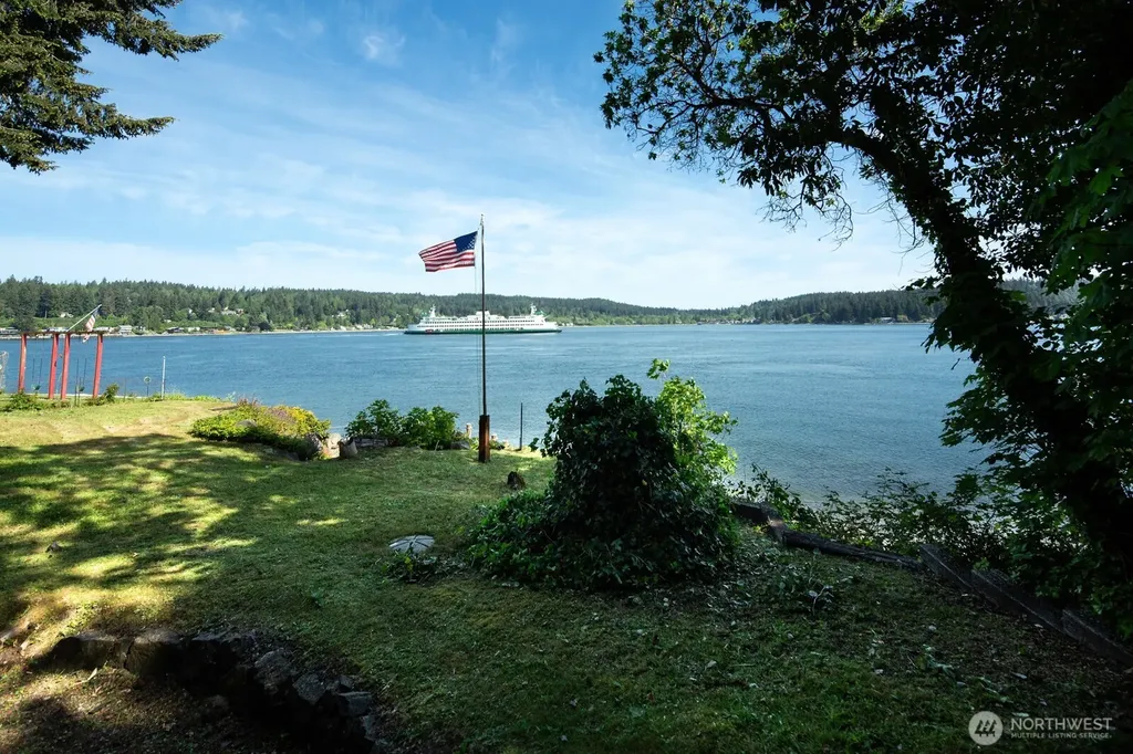 6069 Watauga Beach Drive E Port Orchard WA 98366
