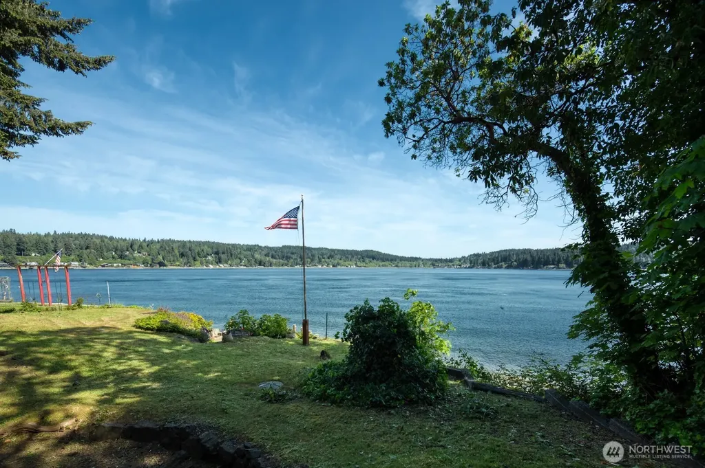 6069 Watauga Beach Drive E Port Orchard WA 98366