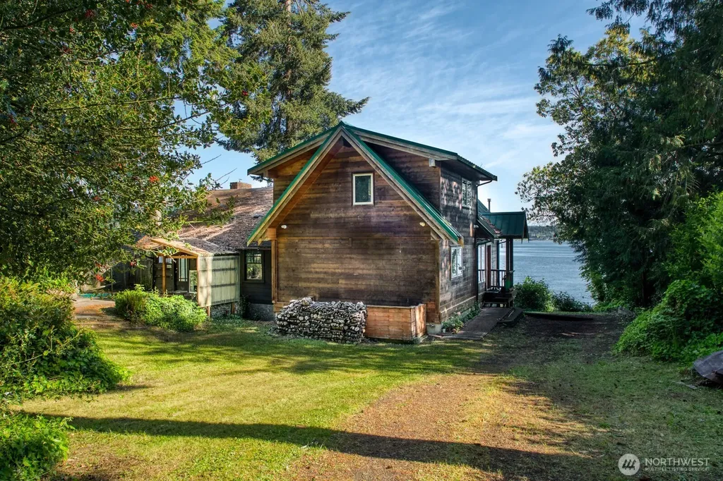 6069 Watauga Beach Drive E Port Orchard WA 98366