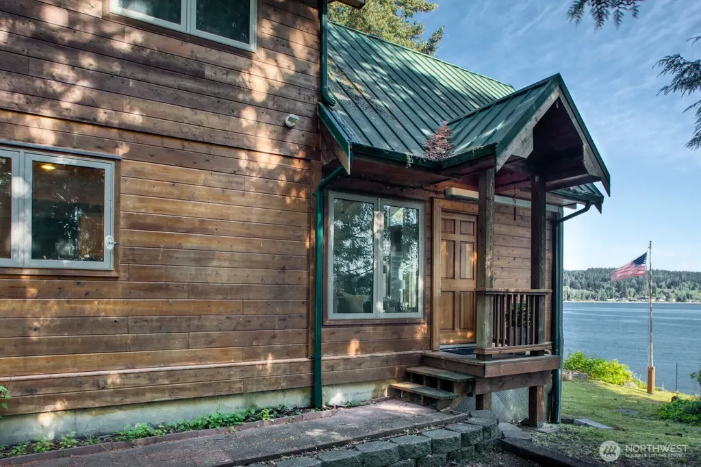 6069 Watauga Beach Drive E Port Orchard WA 98366