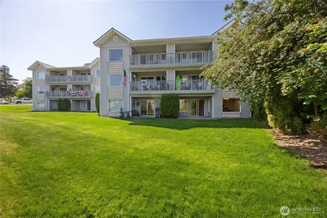 2307 W Woodin Avenue Chelan WA 98816