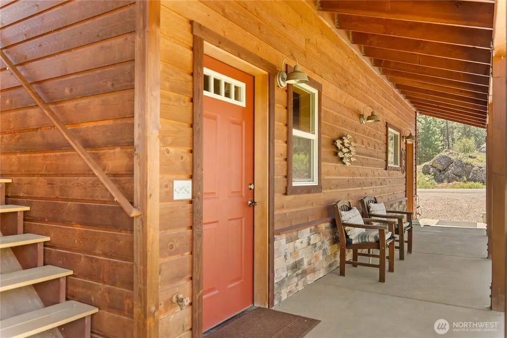 130 Sundown Road Winthrop WA 98862