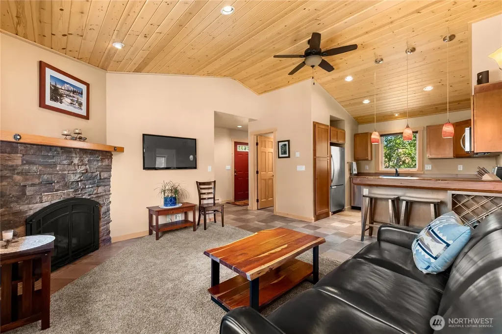 130 Sundown Road Winthrop WA 98862