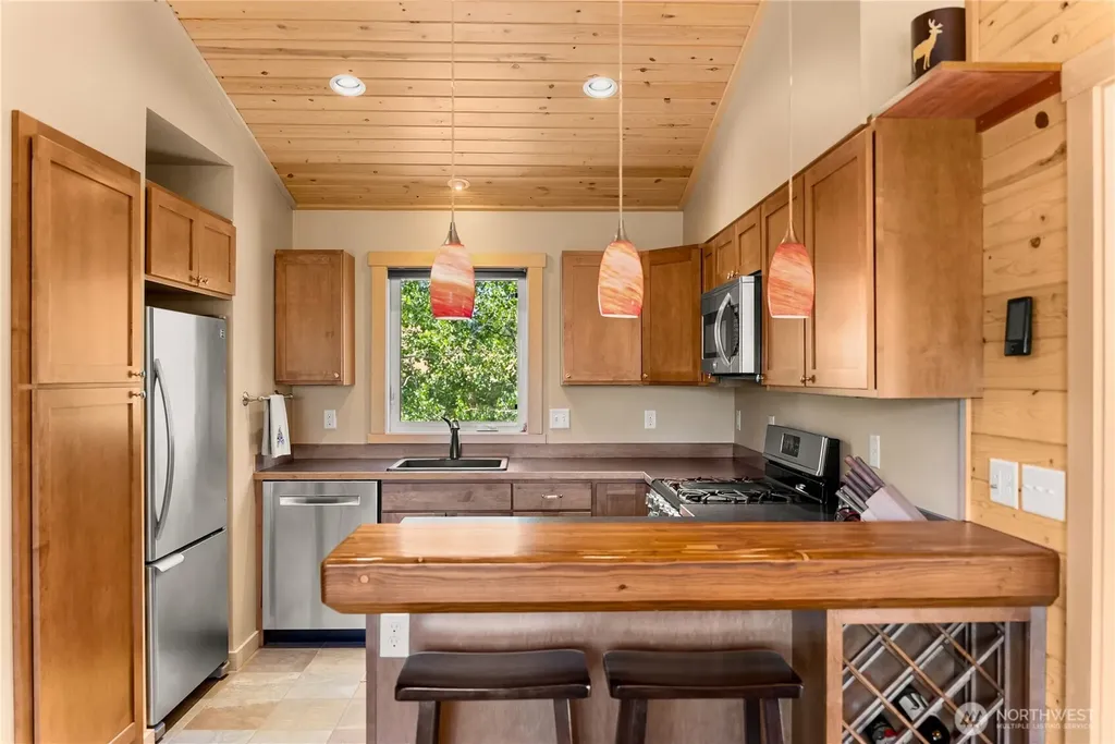 130 Sundown Road Winthrop WA 98862