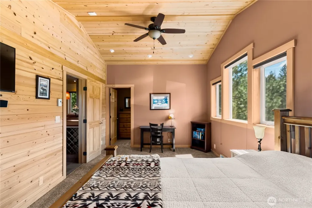130 Sundown Road Winthrop WA 98862