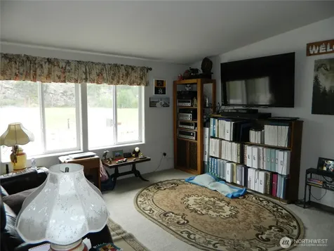 29 Duck Flats Road Tonasket WA 98855