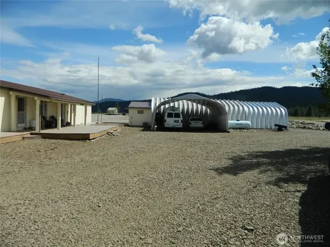 29 Duck Flats Road Tonasket WA 98855