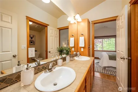 8517 Stone Avenue N Seattle WA 98103