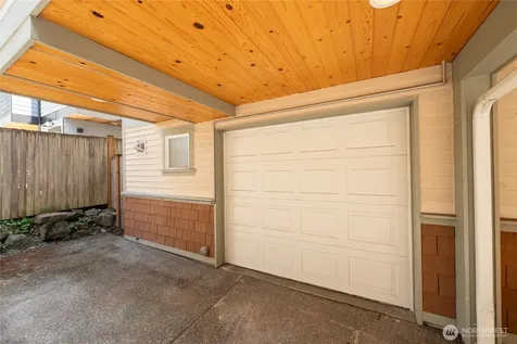 8517 Stone Avenue N Seattle WA 98103