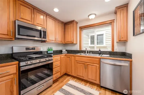 8517 Stone Avenue N Seattle WA 98103