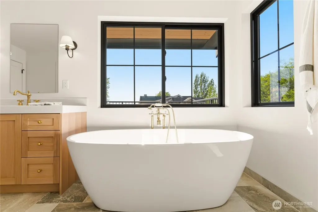 2151 Bayview Avenue Blaine WA 98230