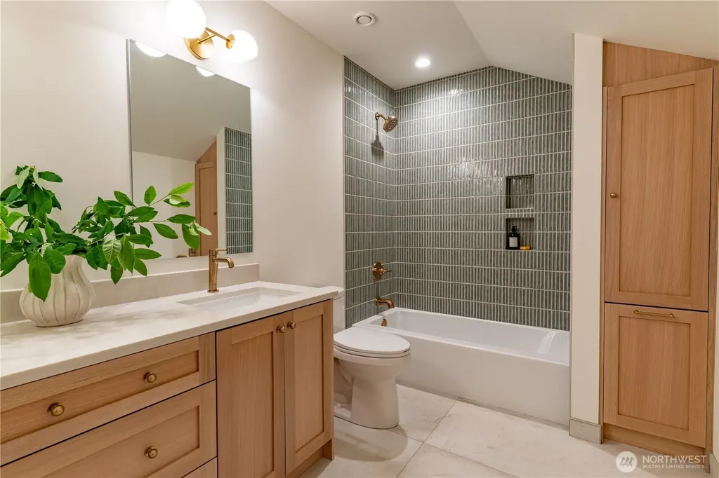 2151 Bayview Avenue Blaine WA 98230