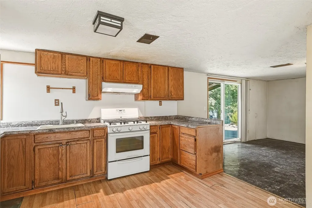 3823 214th Street SW Brier WA 98036