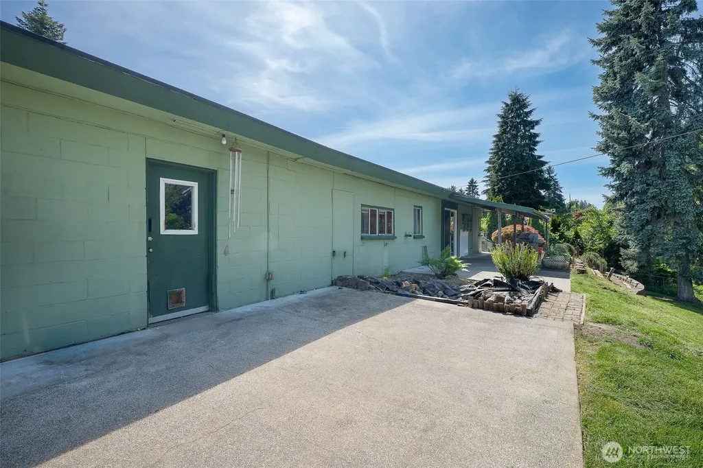 3823 214th Street SW Brier WA 98036