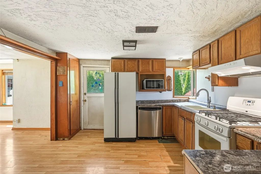 3823 214th Street SW Brier WA 98036