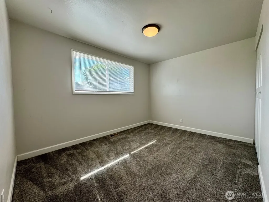 610 S Grand Drive Moses Lake WA 98837