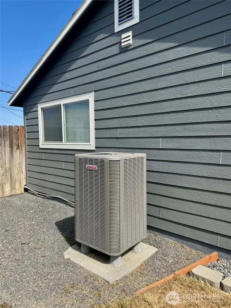 610 S Grand Drive Moses Lake WA 98837
