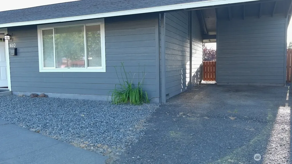 610 S Grand Drive Moses Lake WA 98837