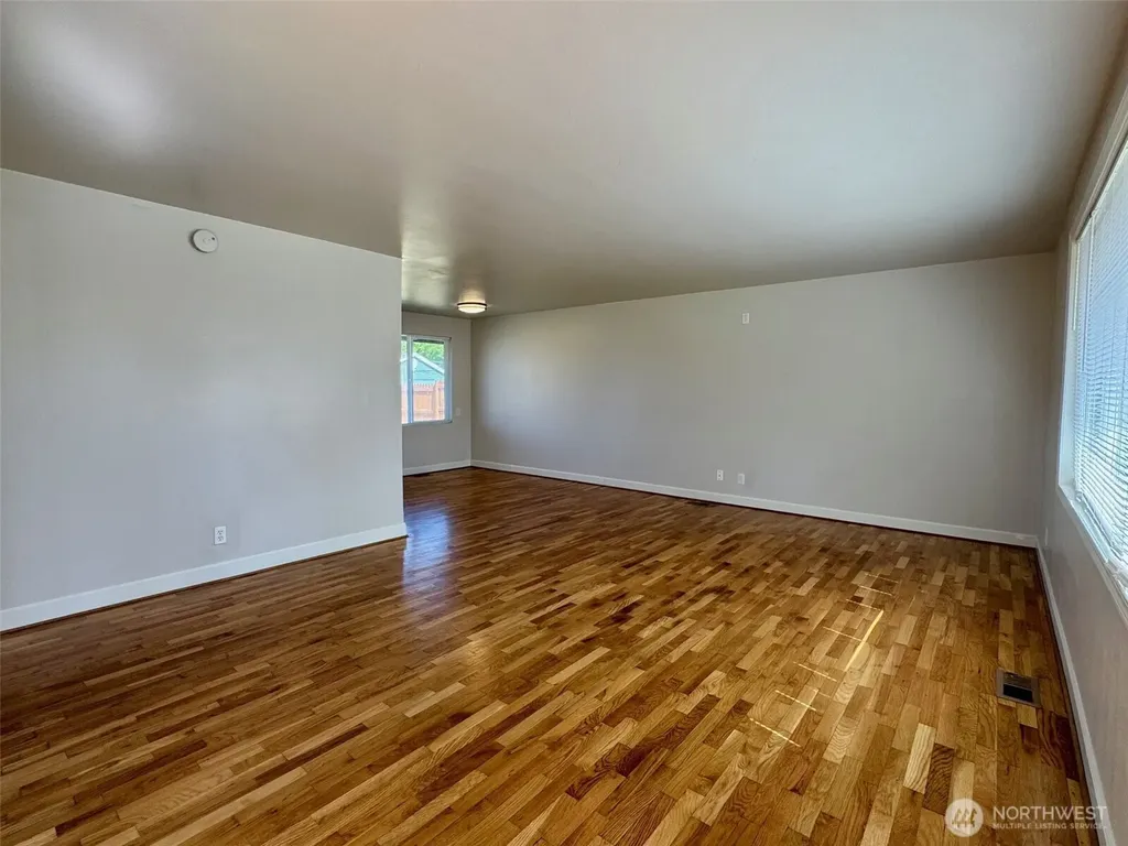 610 S Grand Drive Moses Lake WA 98837