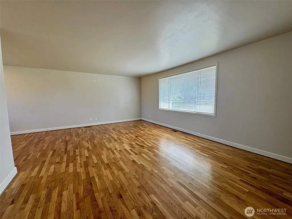 610 S Grand Drive Moses Lake WA 98837