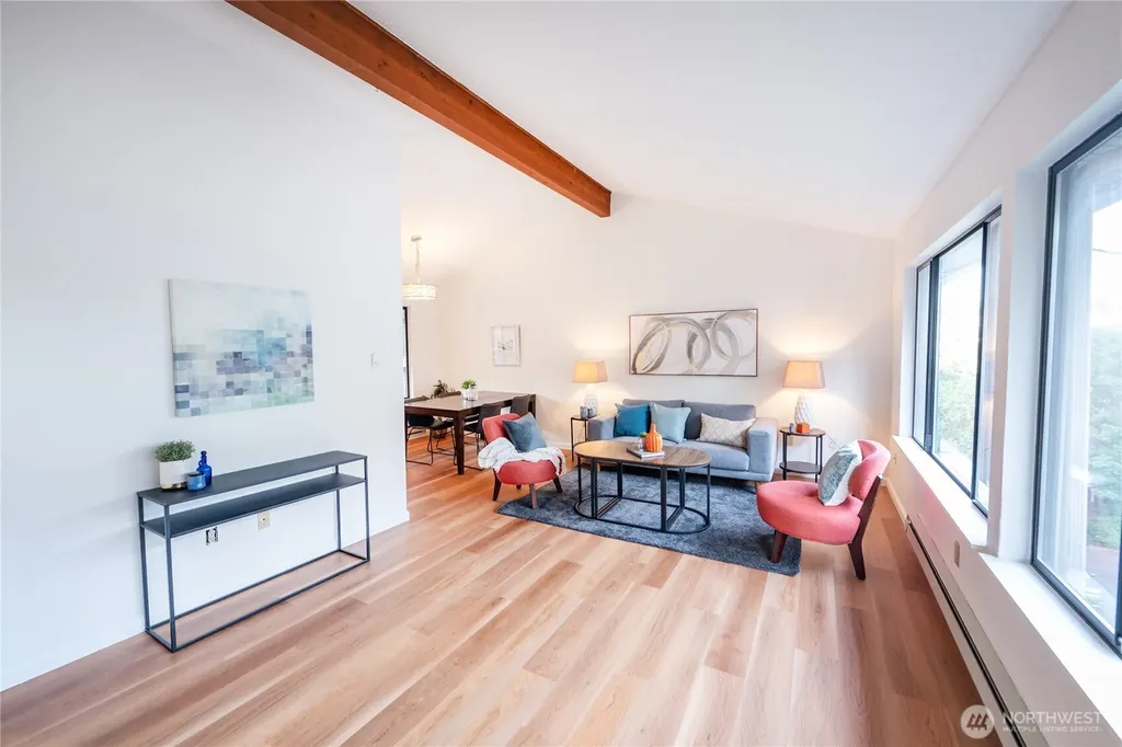 2562 Thorndyke Avenue W Seattle WA 98199