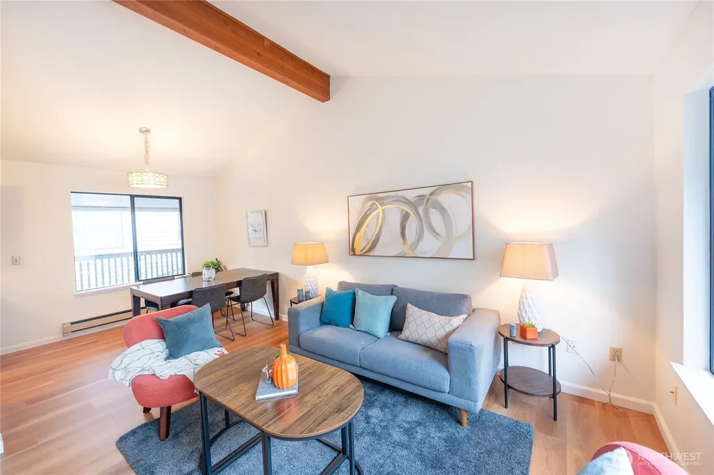 2562 Thorndyke Avenue W Seattle WA 98199