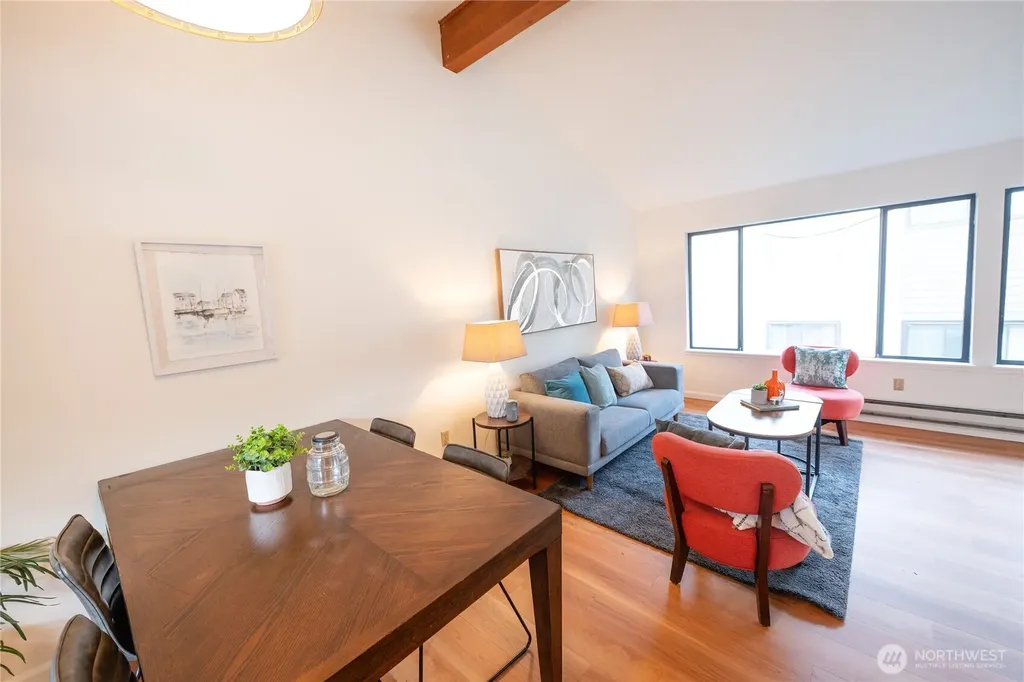 2562 Thorndyke Avenue W Seattle WA 98199