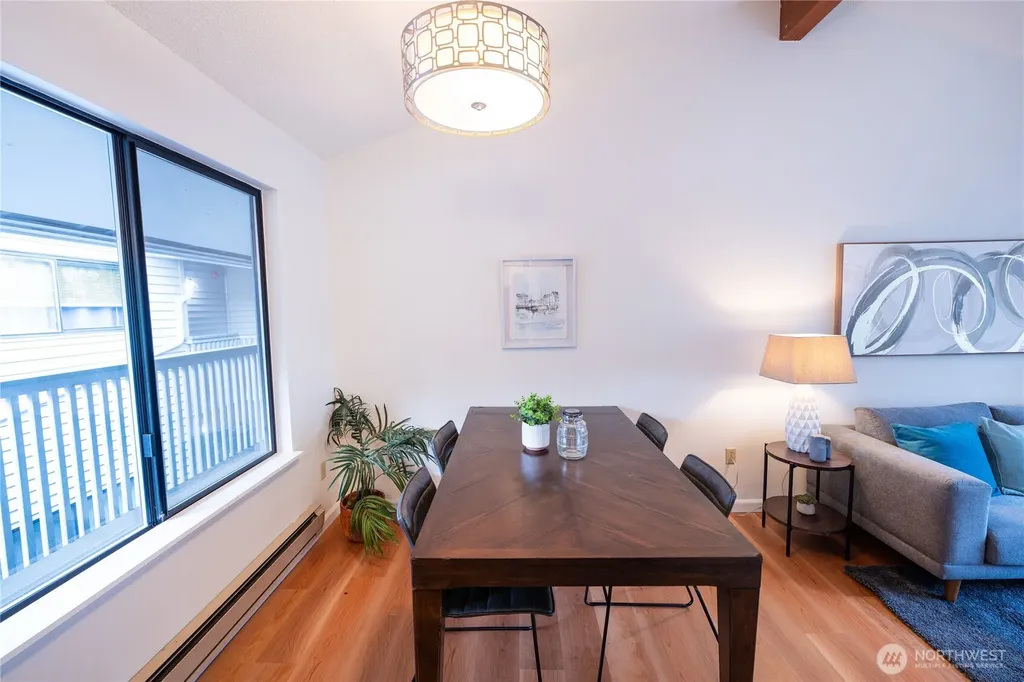 2562 Thorndyke Avenue W Seattle WA 98199