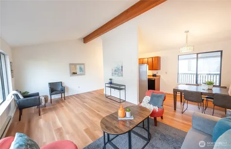 2562 Thorndyke Avenue W Seattle WA 98199