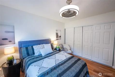 2562 Thorndyke Avenue W Seattle WA 98199