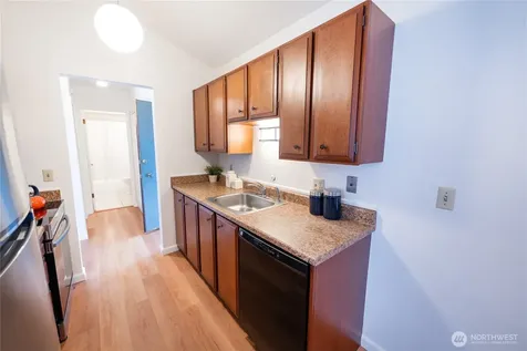 2562 Thorndyke Avenue W Seattle WA 98199