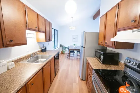 2562 Thorndyke Avenue W Seattle WA 98199