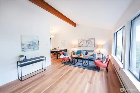 2562 Thorndyke Avenue W Seattle WA 98199