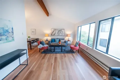 2562 Thorndyke Avenue W Seattle WA 98199