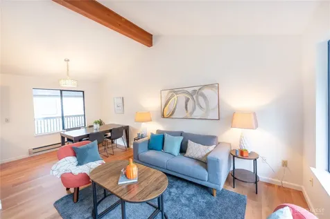 2562 Thorndyke Avenue W Seattle WA 98199
