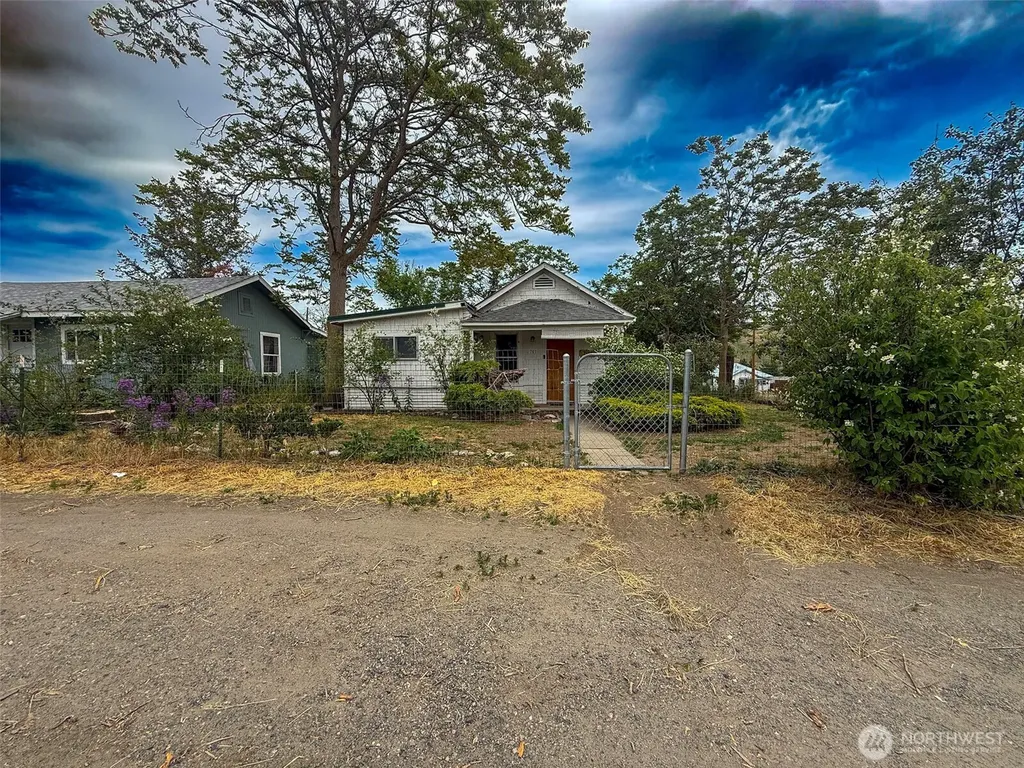 741 5th Avenue S Okanogan WA 98840