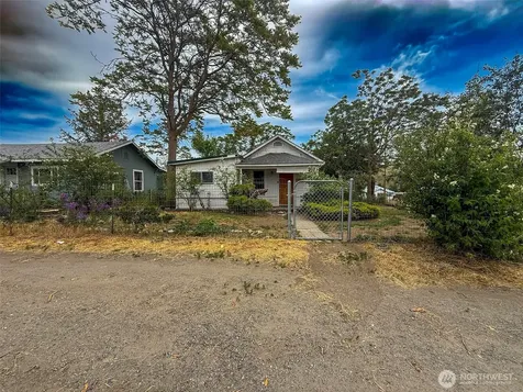 741 5th Avenue S Okanogan WA 98840
