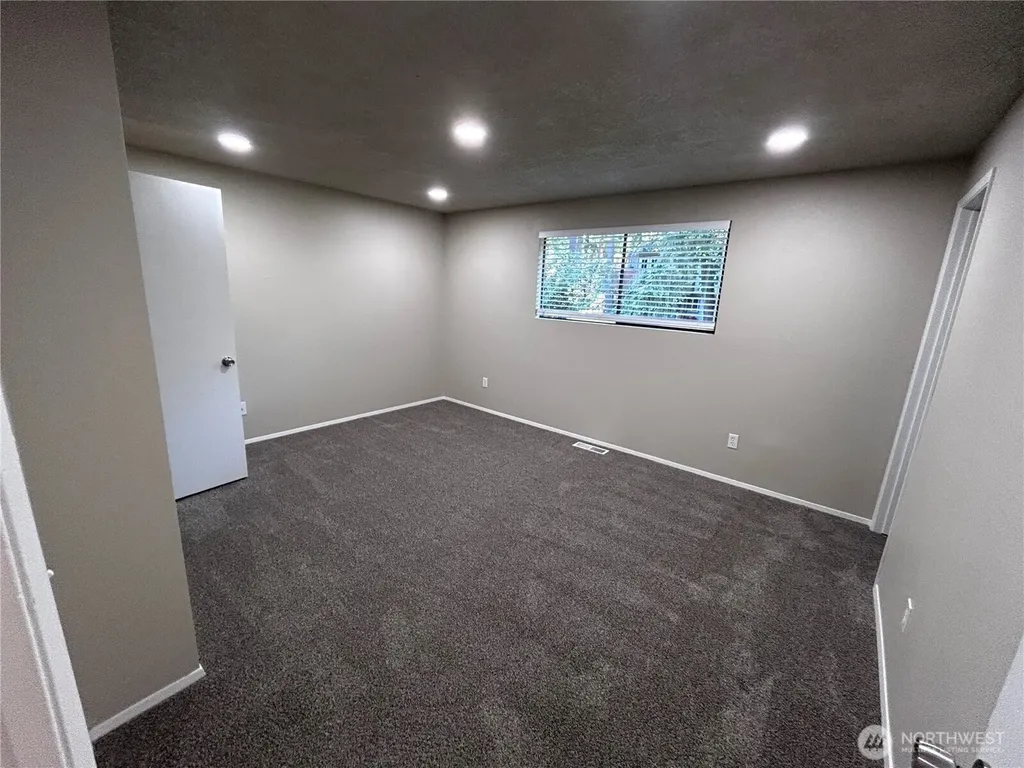 9139 NE 142nd Way Kirkland WA 98034