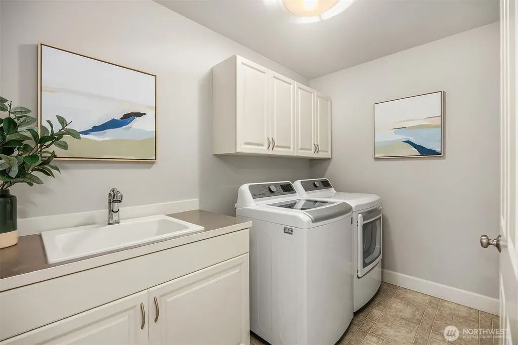 914 272nd Place SE Sammamish WA 98075